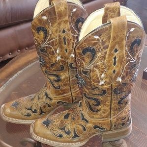 Corral boots